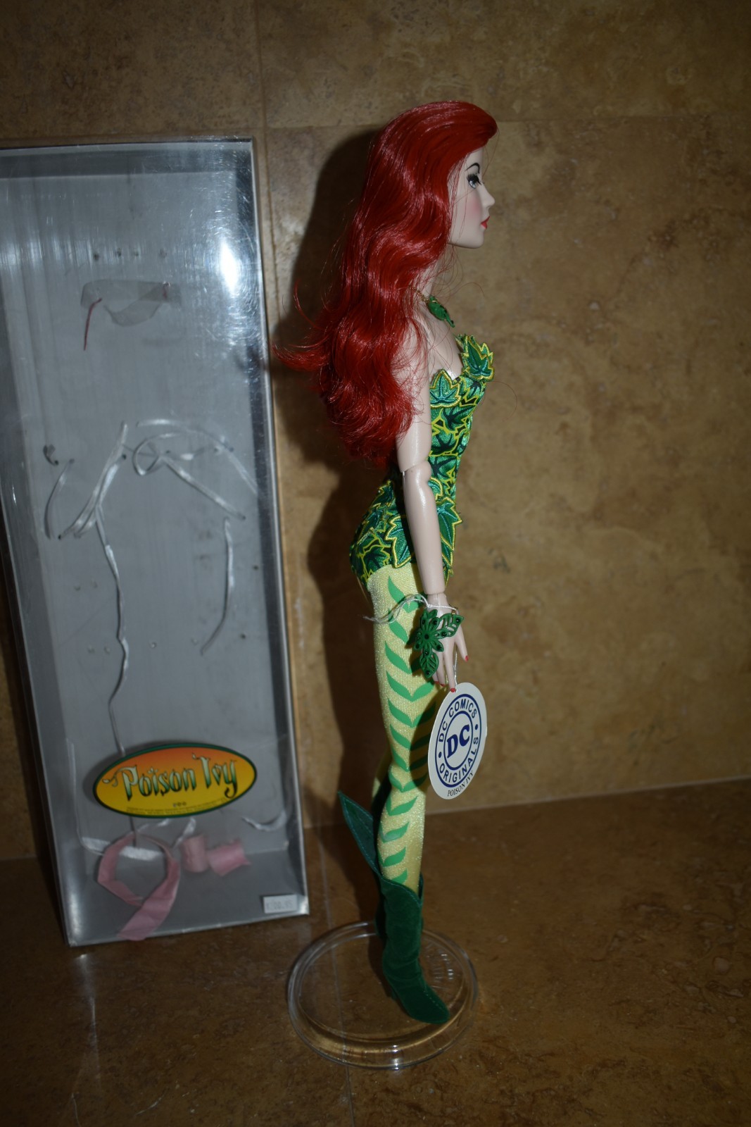 Madame Alexander X DC COMICS LIMITED EDITION 17″ DOLL FIGURE BATMAN POISON IVY