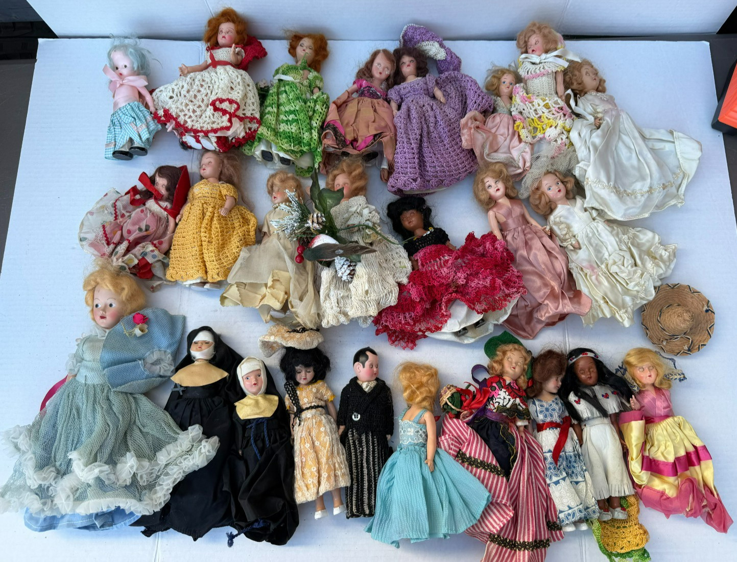 Lot of 25 Vintage Collection Nancy Ann Storybook Bisque Dolls w Original Dresses