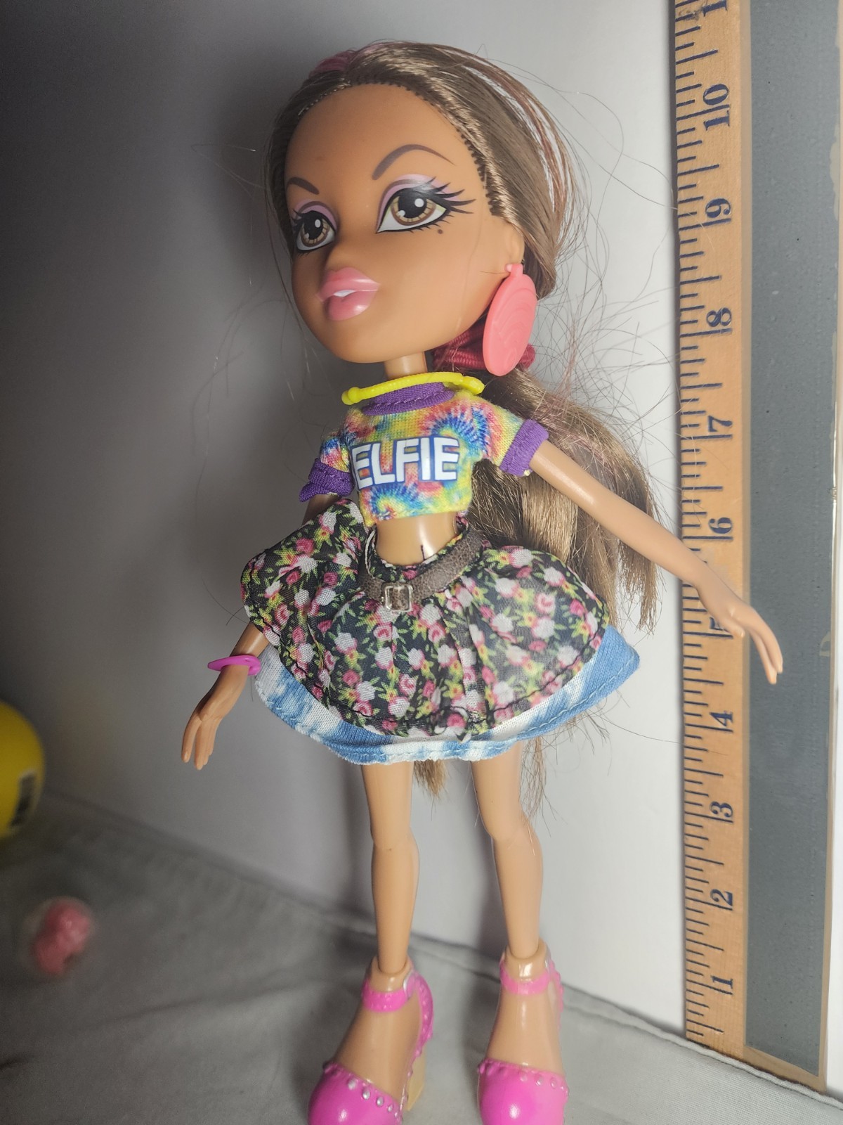 2015 Bratz Selfie Snaps Yasmin Dressed Doll Outfit Shoes MGA Entertainment