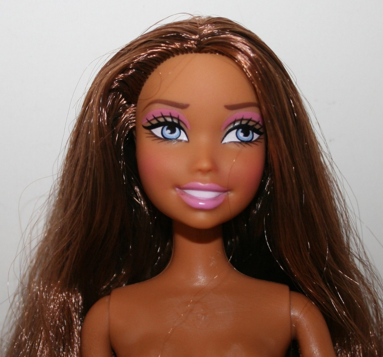 Mattel My Scene FEELIN’ FLIRTY MADISON Doll Smiling Brown Hair and Blue Eyes