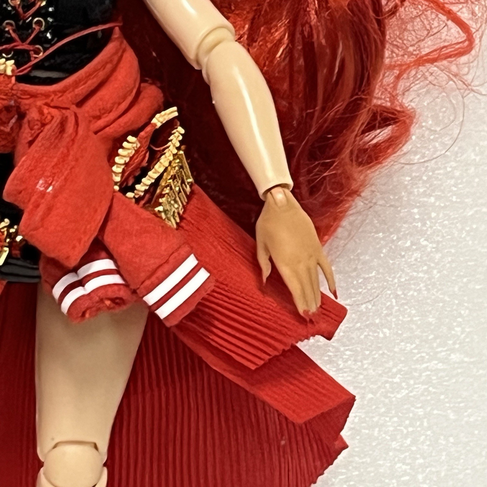 Rainbow High Ruby Anderson Fantastic Fashion Doll 11” Figure