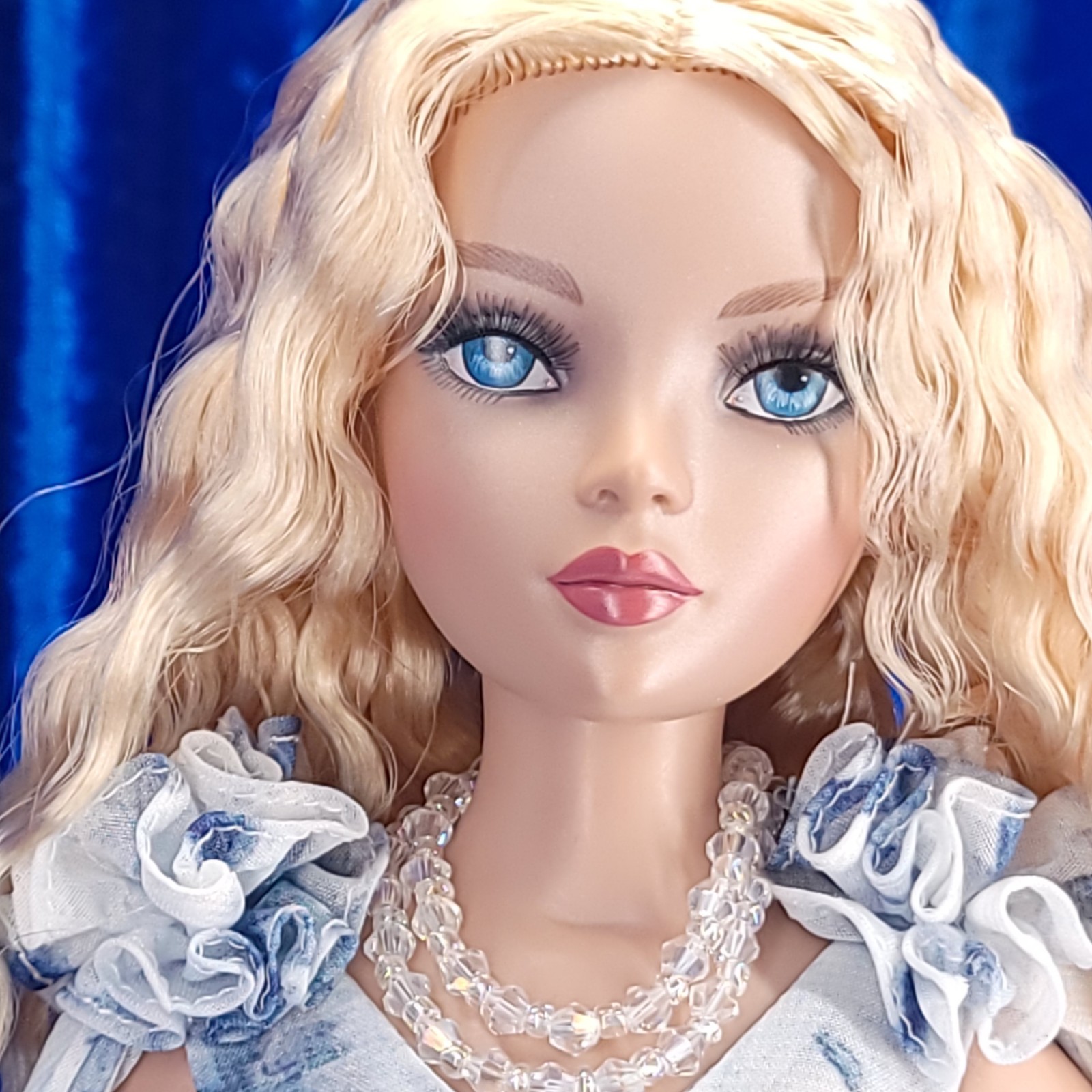 Tonner Ellowyne Wilde Romantic Possibilities 2023 VDC LE 200 16″ Doll RT22WDD26