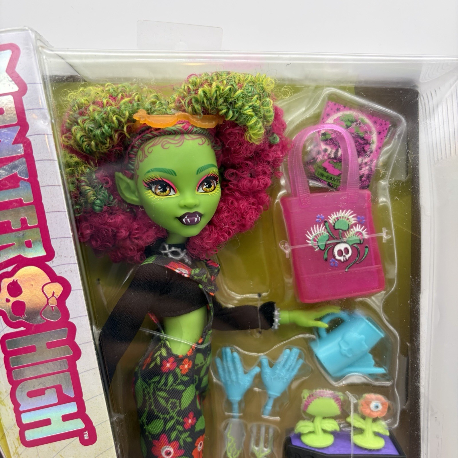 Monster High Fearbook G3 Venus McFlytrap 12″ Doll Unearthed Club Varsity Jacket