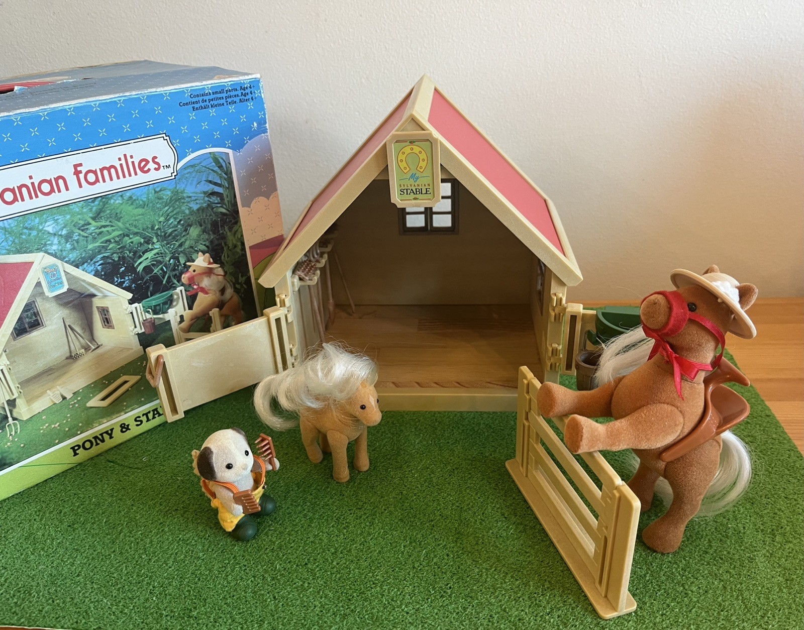 Sylvanian Families Stable & Pony