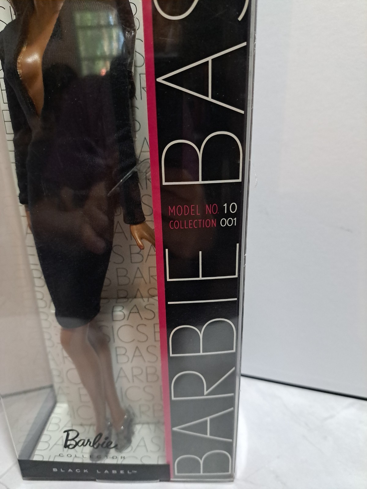 Mattel Barbie Basics-Black Label- Model No 10 Collection 001 New In Box 2009