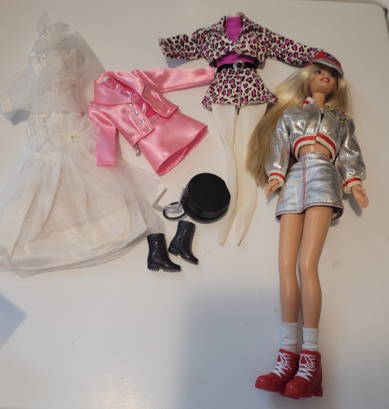 Barbie Disney 25 Years With 3 1990s Outfits Preowned