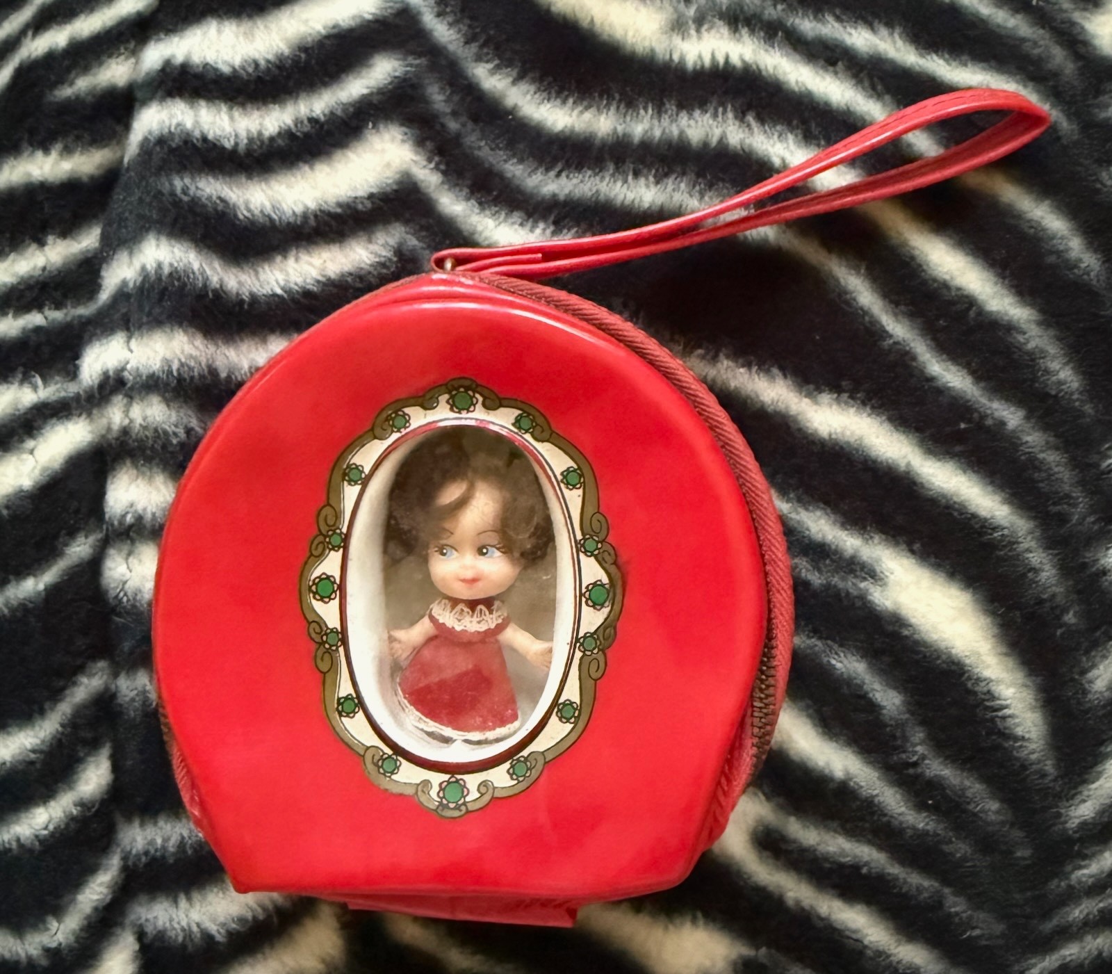 Vintage Red Vinyl 1960s Miss Ellen Kiddle Klone Clone Doll Purse MOD
