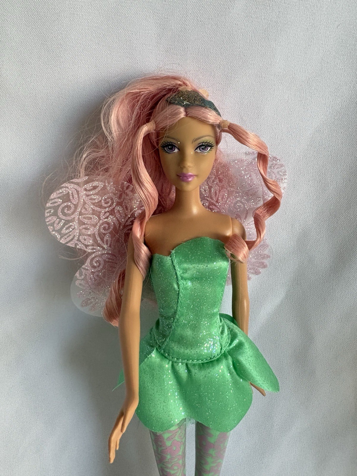 2004 Barbie Fairytopia Dahlia Doll Fairy Green dress, Pink hair Wings Tinkerbell
