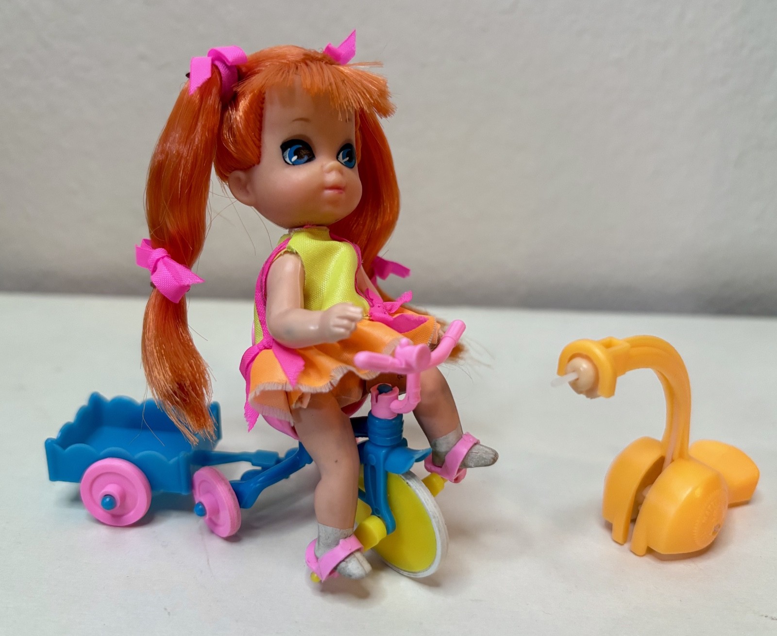 Liddle Kiddles Tracy Trikediddle Skediddle Trike & wagon – close to mint