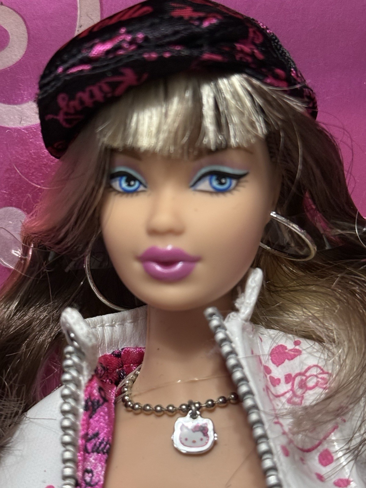 HELLO KITTY BARBIE – 2007 – L4687 – BARBIE COLLECTOR PINK LABEL