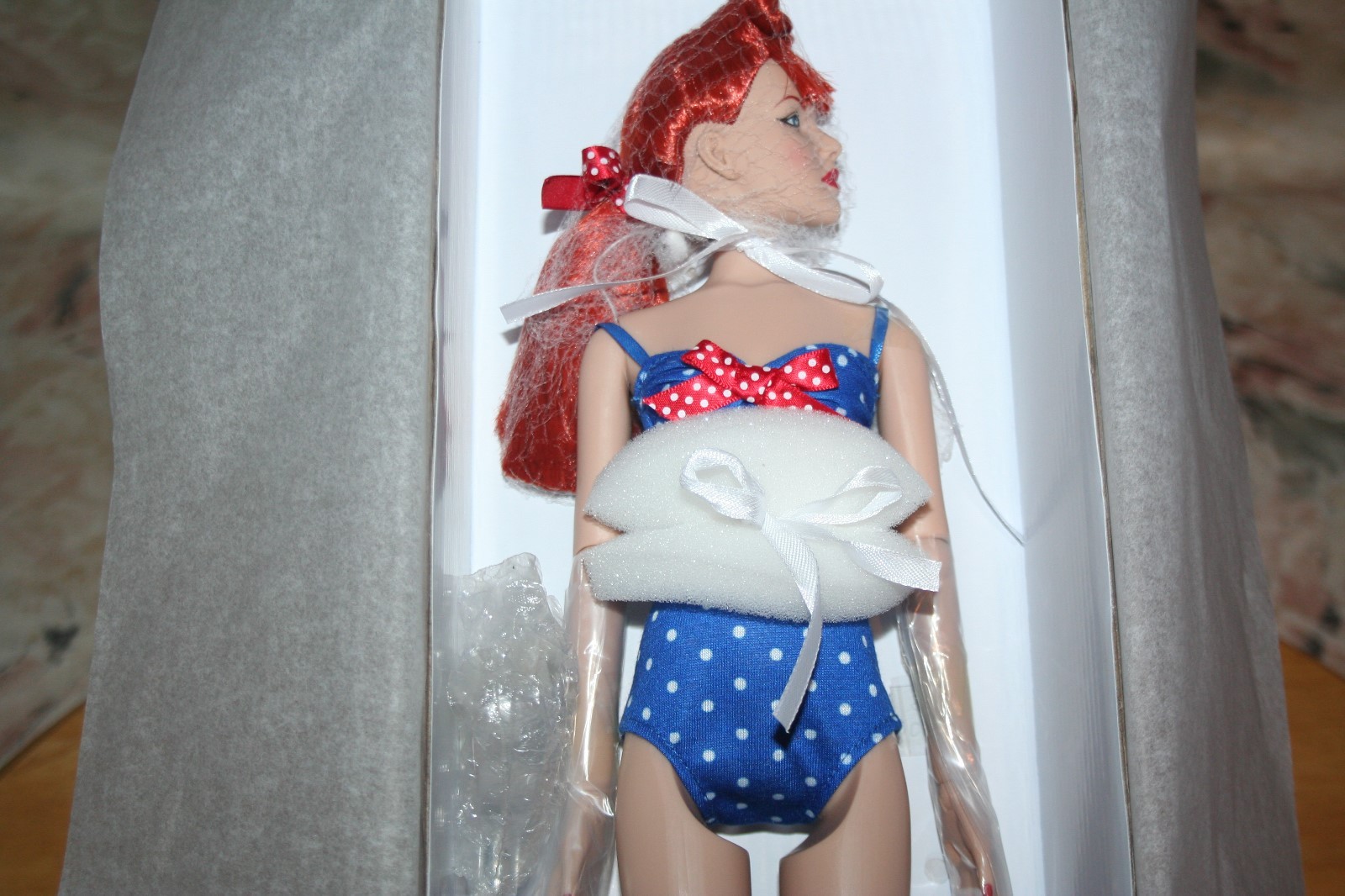 TONNER ROCKABILLY BASIC MAXINE DRESSED DOLL w/STAND 16″ LIMITED EDITION NEW!