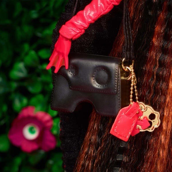 OFF-WHITE C/O MONSTER HIGH ELECTRA MELODY DOLL – HNV17 (New In Shipper)