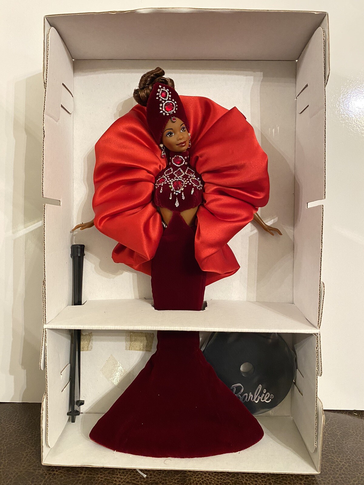 Barbie- Bob Mackie “Ruby Radiance” 1996 -NRFB-#15520