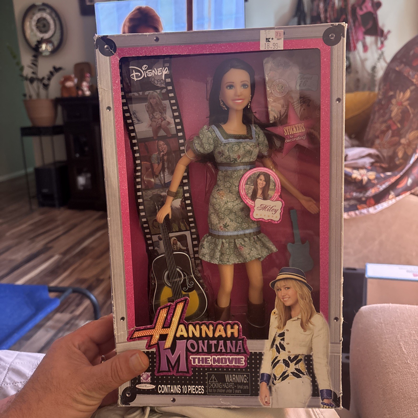 Jakks Pacific 2009 Hannah Montana the Movie Doll Fashion Brunette With Guitar