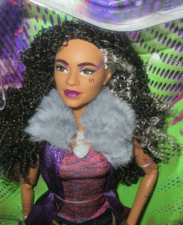 NRFB DOLL DISNEY ZOMBIES 2 ARTICULATED WILLA LYKENSEN WEREWOLF DOLL MIB