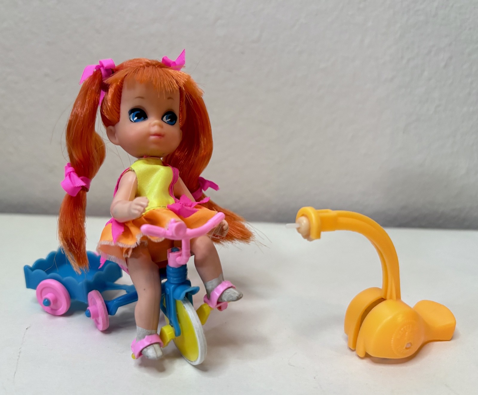 Liddle Kiddles Tracy Trikediddle Skediddle Trike & wagon – close to mint