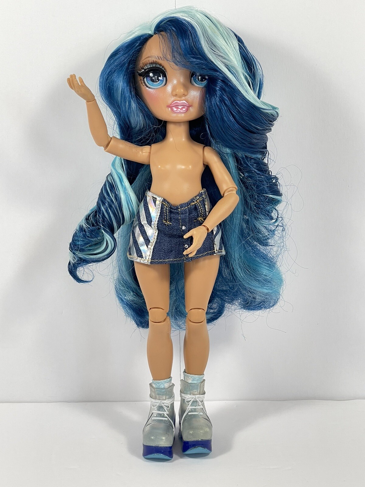 Rainbow High Skylar Bradshaw Series 1 Fashion Doll Blue Hair Shoes Skirt