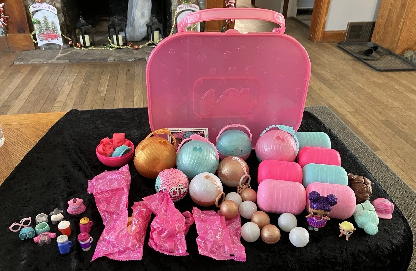 Lot Of L.O.L Surprise Dolls/accessories & Carrying Case Over 4 Pounds 6 New Wigs