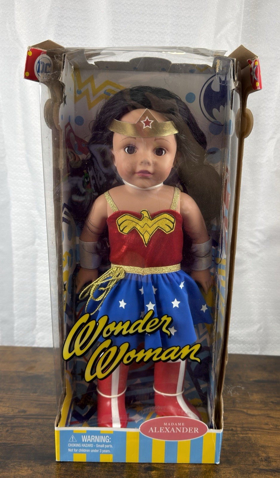 Madam Alexander DC Wonder Woman 18” Doll NEW IN BOX * Damaged Box*