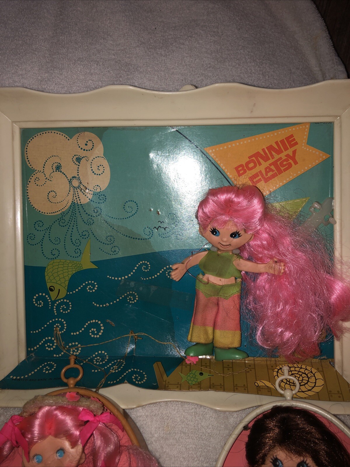 Vintage 1969 Flatsy 6 Dolls With 2 3D Frames Clothes Shoes 4 Locket Frames Clips