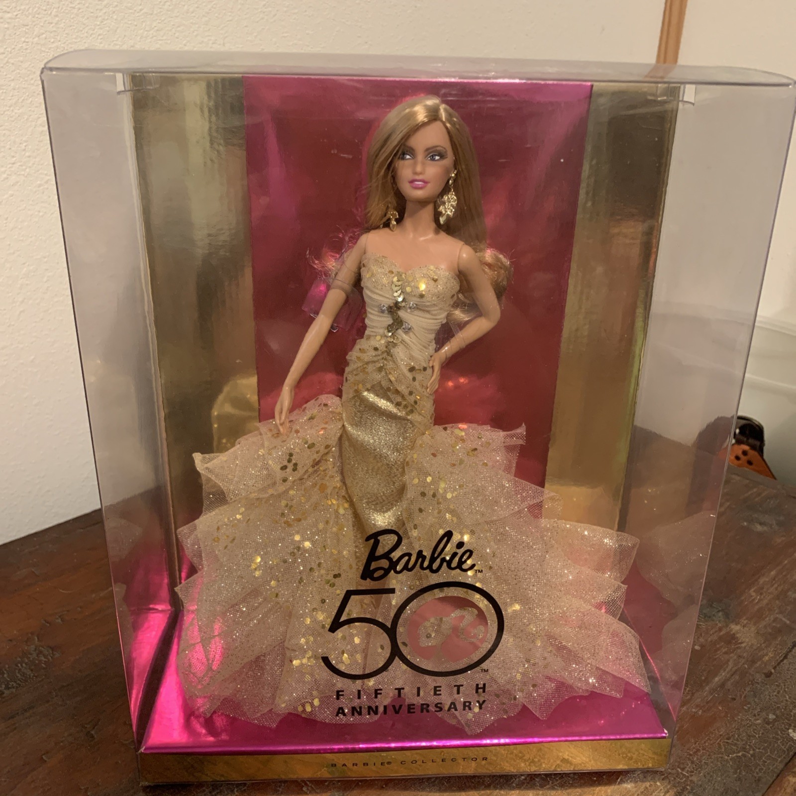 BARBIE 50TH ANNIVERSARY L.E.- 2008 Gold Glamour Collection Pink Label N4981 NRFB