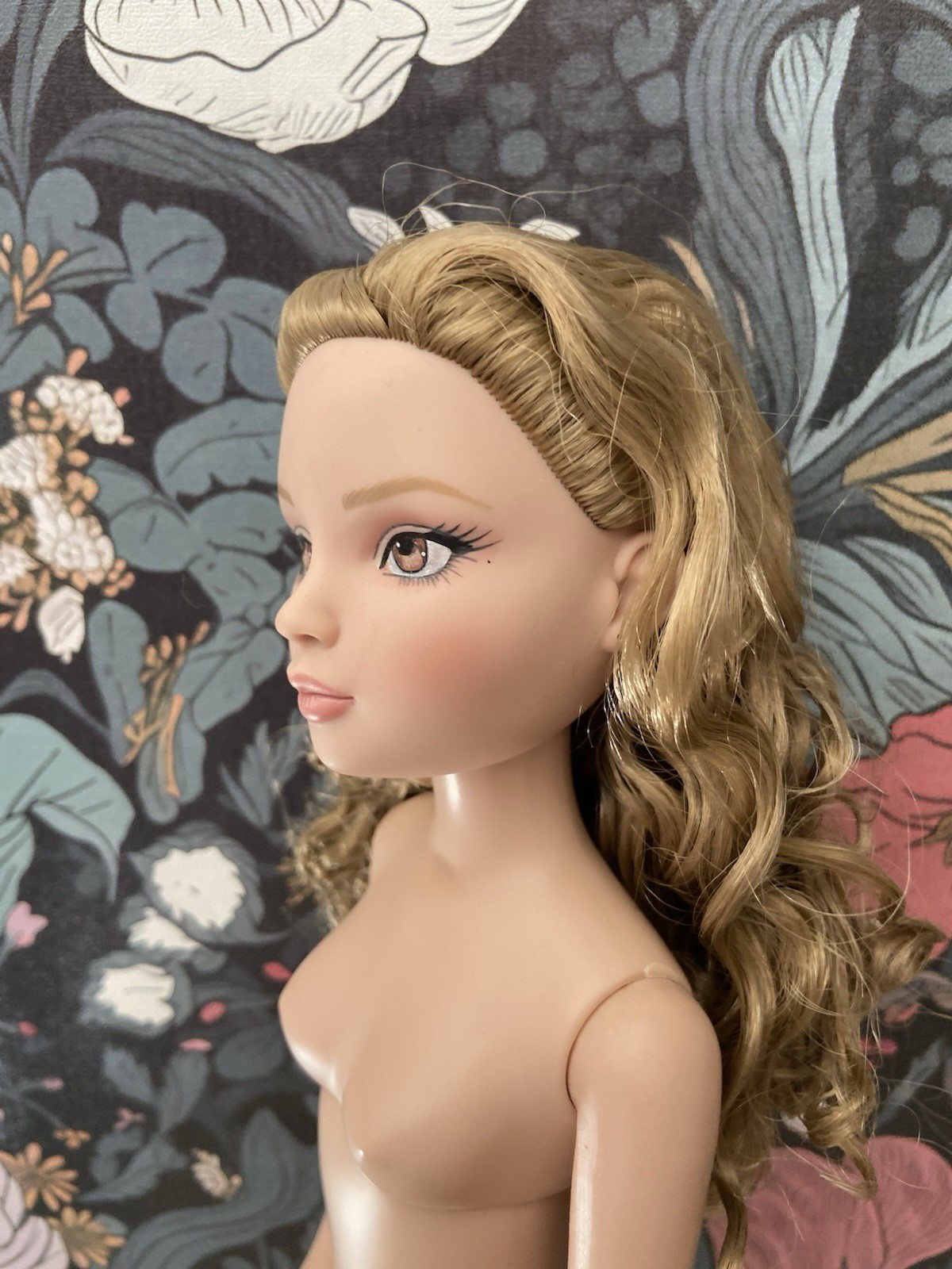 TONNER – WILDE IMAGINATION Ellowyne Wilde “Mistakenly Sad” – 16″ dressed doll