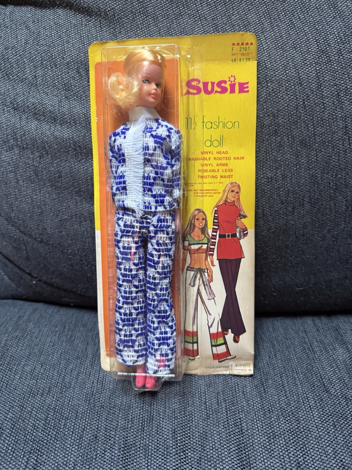 RARE Vintage 70s 11 1/2″ Fashion Doll Barbie clone NOS Susie Blue Outfit