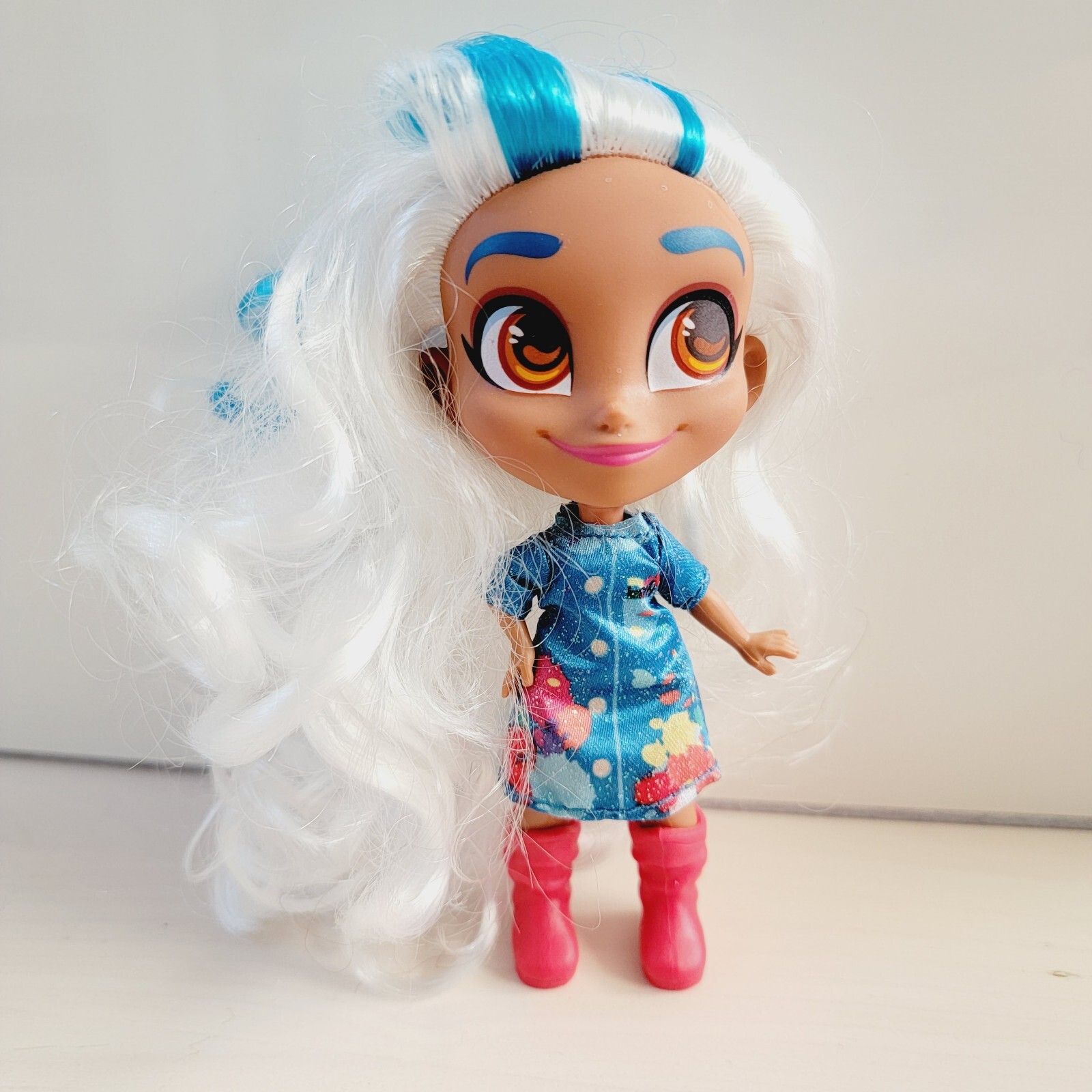 Hairdorables Series 2 Design by Sallee Doll Blonde Hair Blue Streak