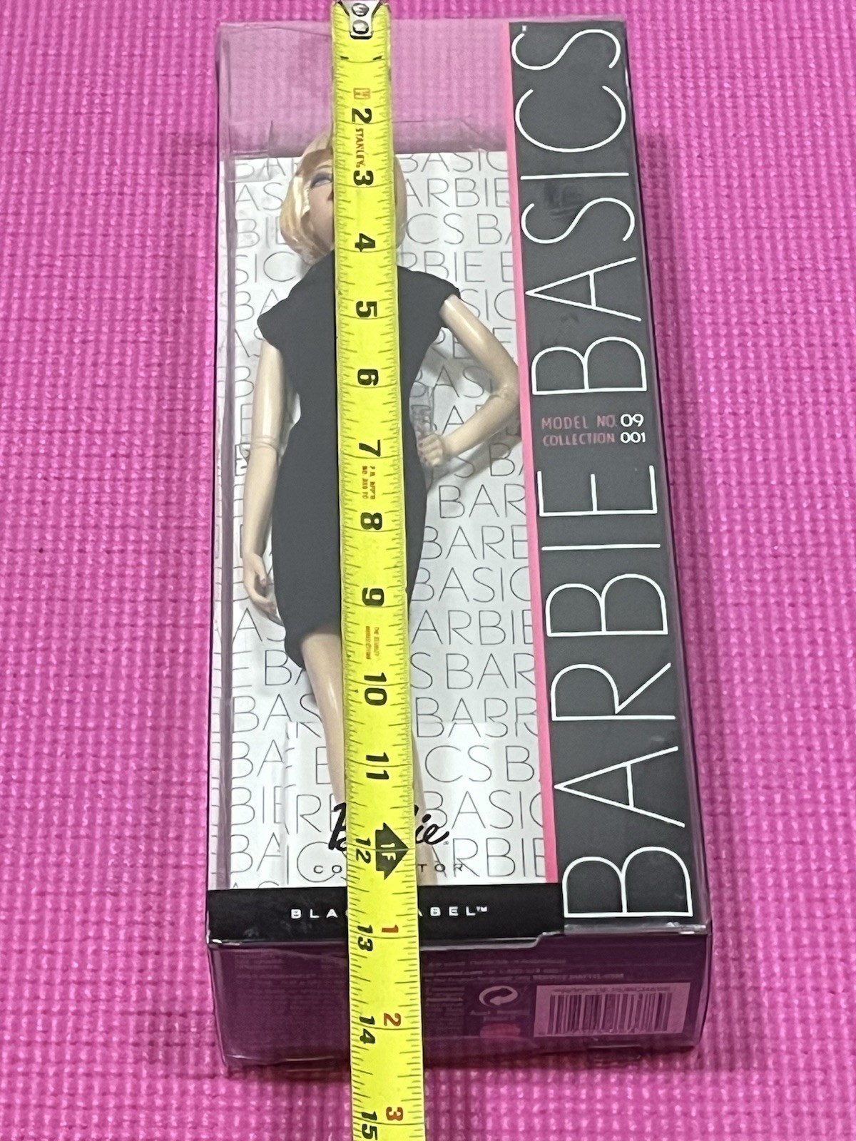 Barbie Basics Model 09 Collection 001 Black Label Doll Blonde Hair R9920 NWT Vtg