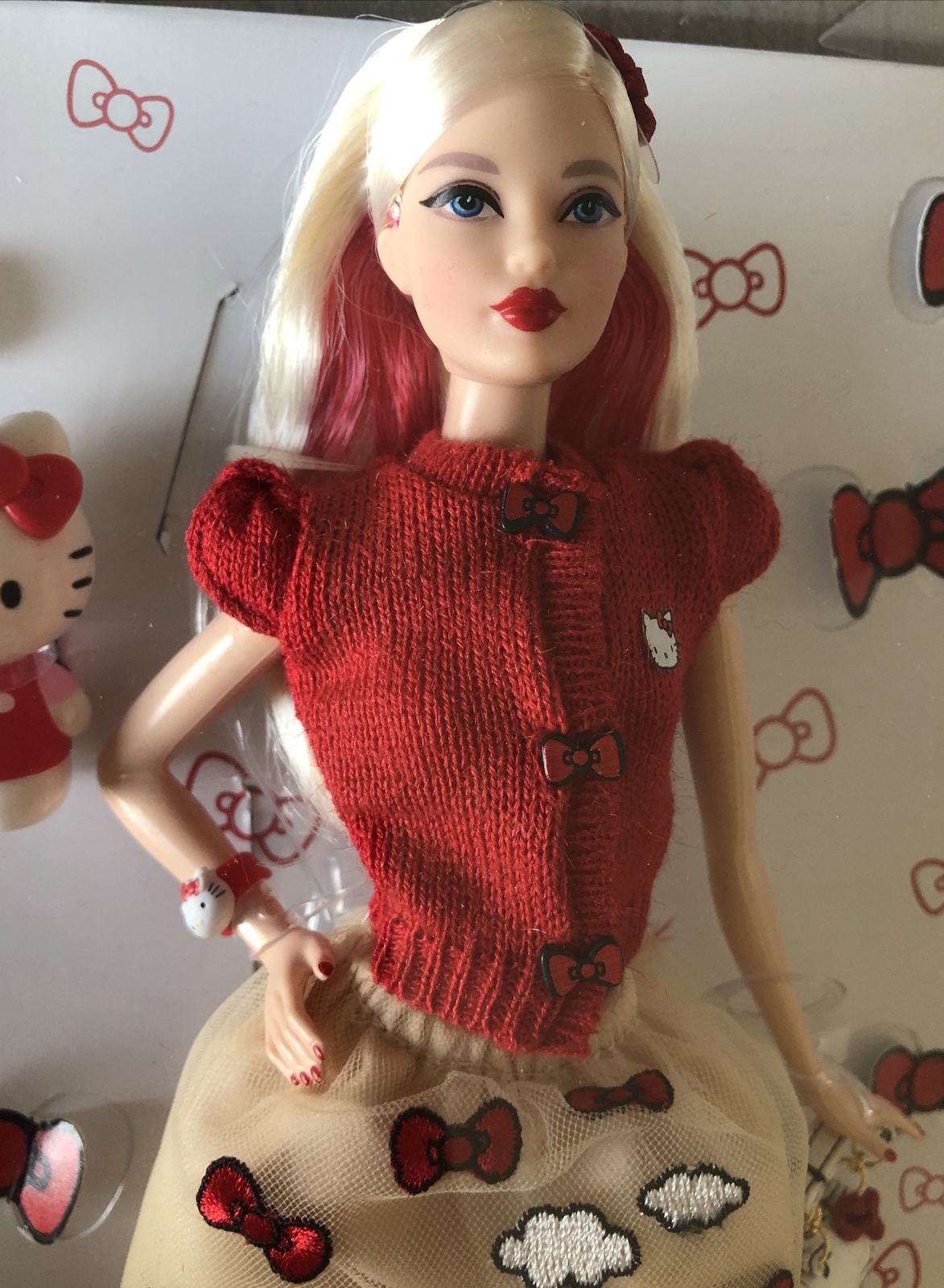 Signature Hello Kitty Barbie Doll Handbag Bow Bracelet & Figurine