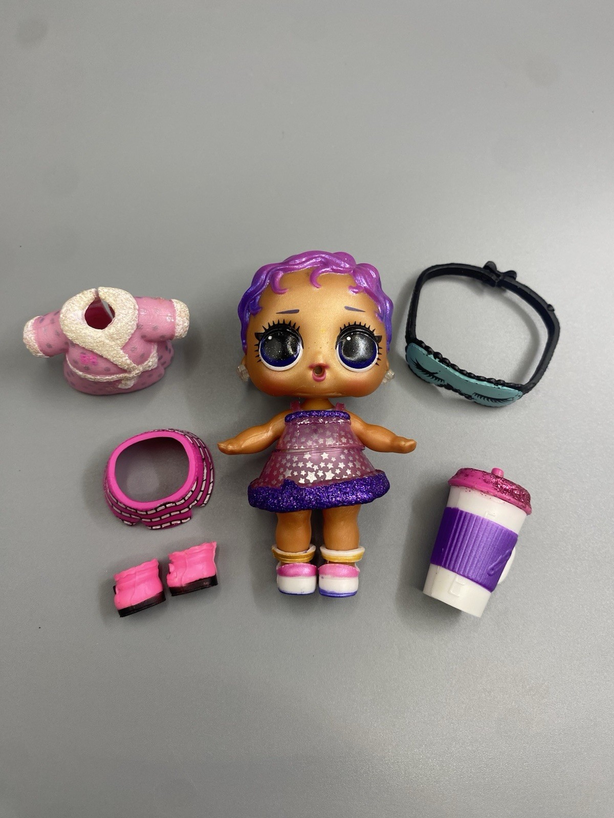 L.O.L. Surprise! Deluxe Present Surprise Series 2 (Slumber Party) Slumber Queen