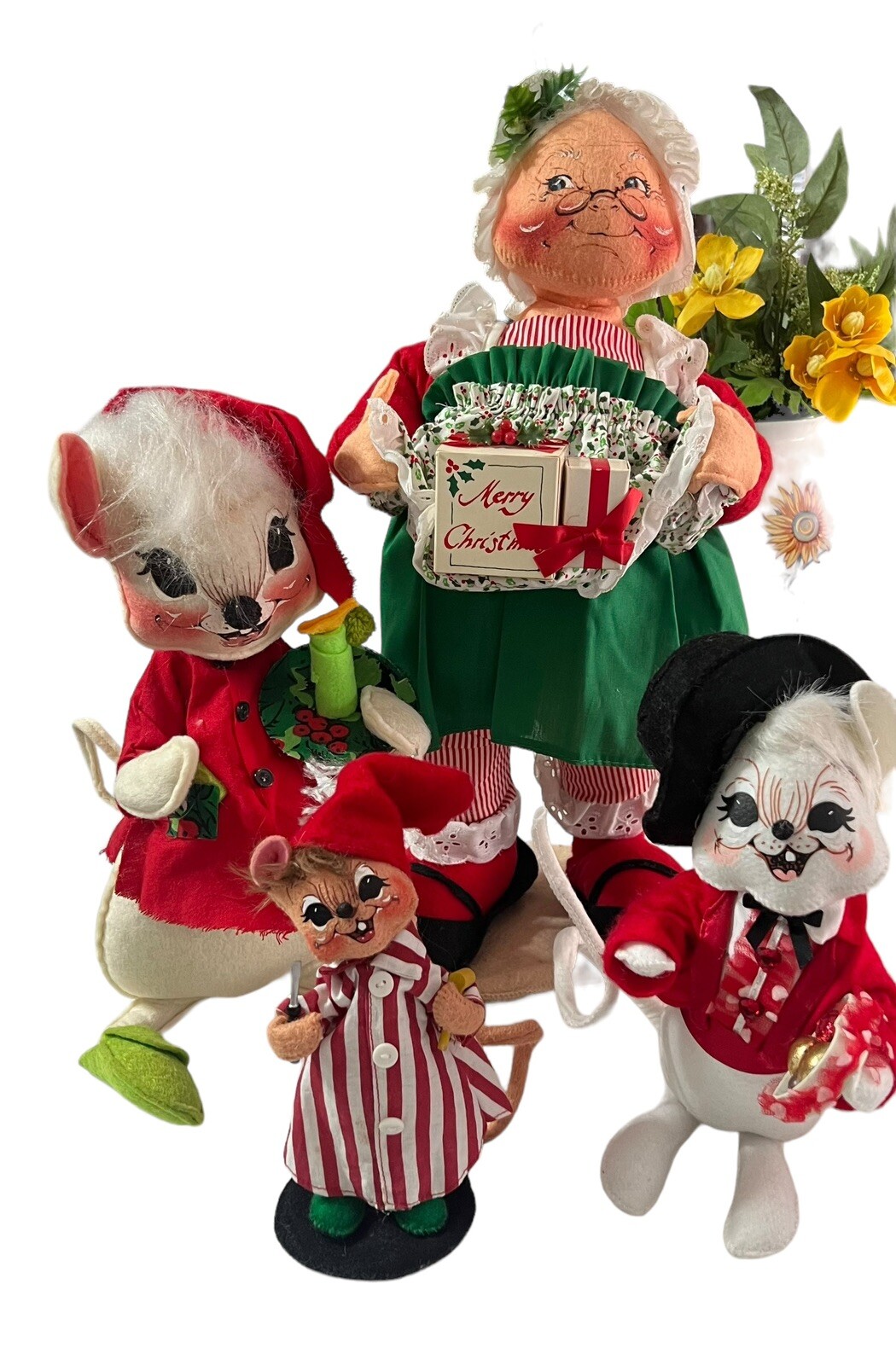 Lot Of Vintage Annalee Christmas Dolls Mrs Claus And Mice 1 Valentine