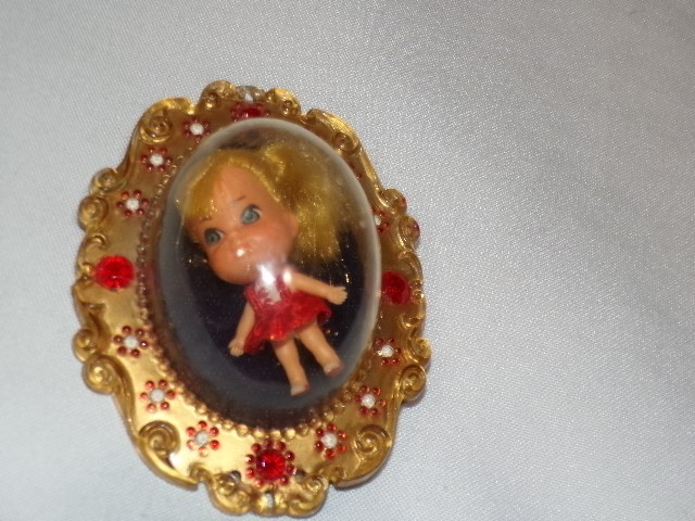 Vintage 1966 Mattel Lucky Locket Kiddle Lorna Doll Gold Frame Chain 60’s Liddle
