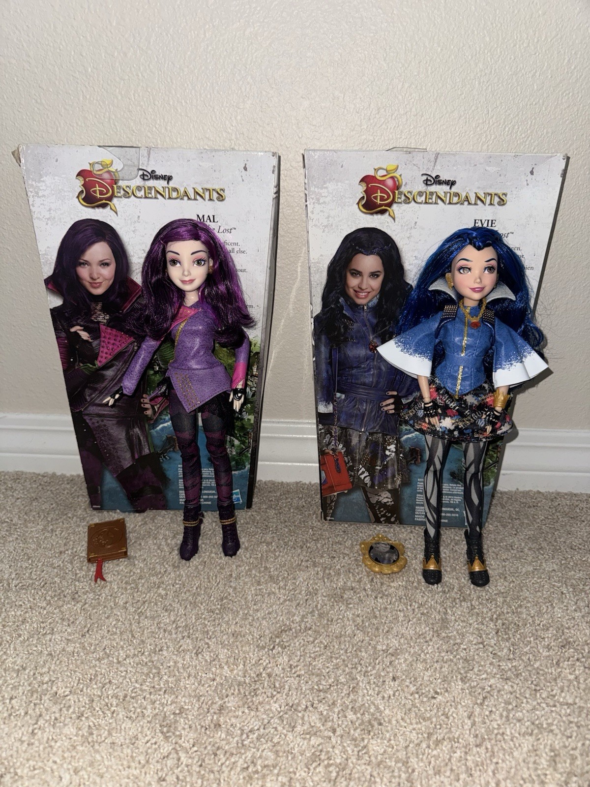 (HASBRO 2015) Disney Descendants Mal & Evie Signature Fashion Dolls (COMPLETE)