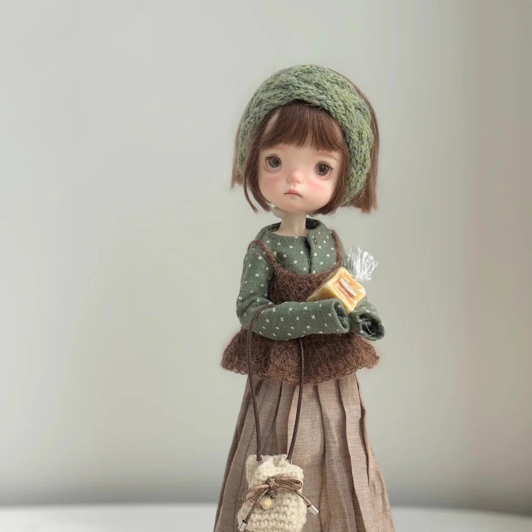 1/6 BJD Doll Girl Resin Ball Jointed Bare Dolls with Eyes Face Makeup Wig Gifts
