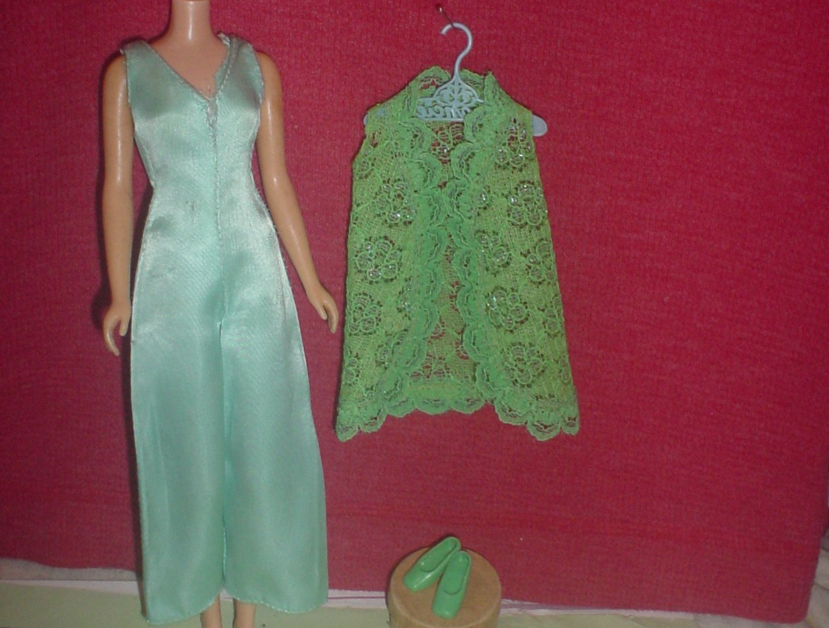 FRANCIE RARE SATIN SUPPER HOSTESS SET Vintage Barbie Doll Clothes NICE