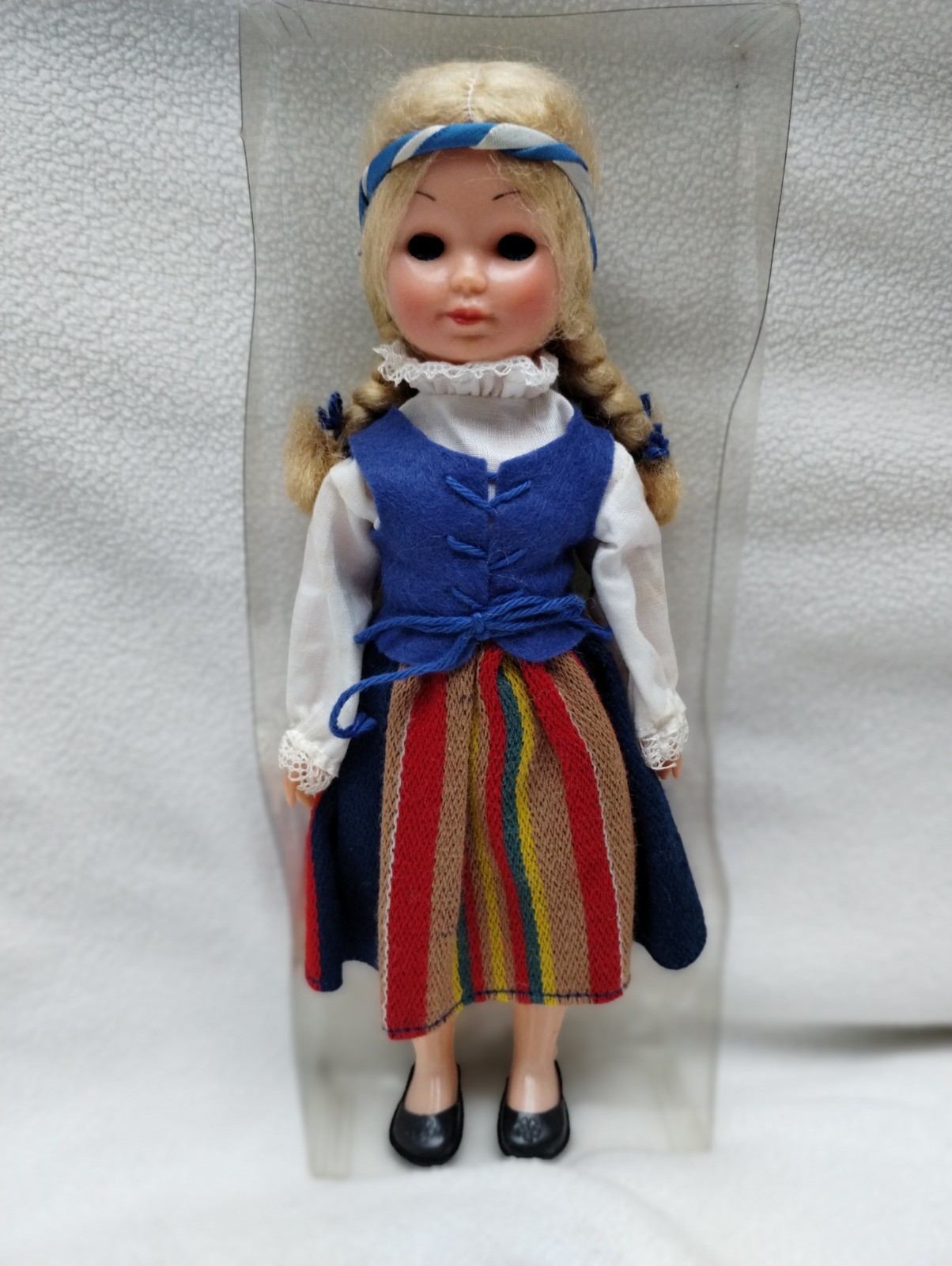 ORIGINAL PACKAGING Doll BEAUTIFUL FINLAND Sleep Eyes BLONDE vintage Culture GIFT