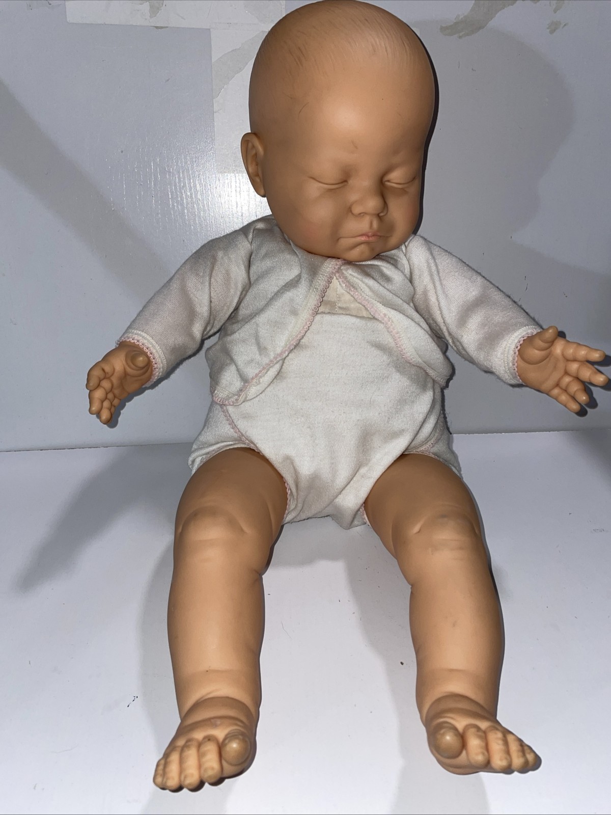 i79 Berjusa JC Toys Sleeping Baby Doll Realistic Vinyl Girl 21” Eyes Closed