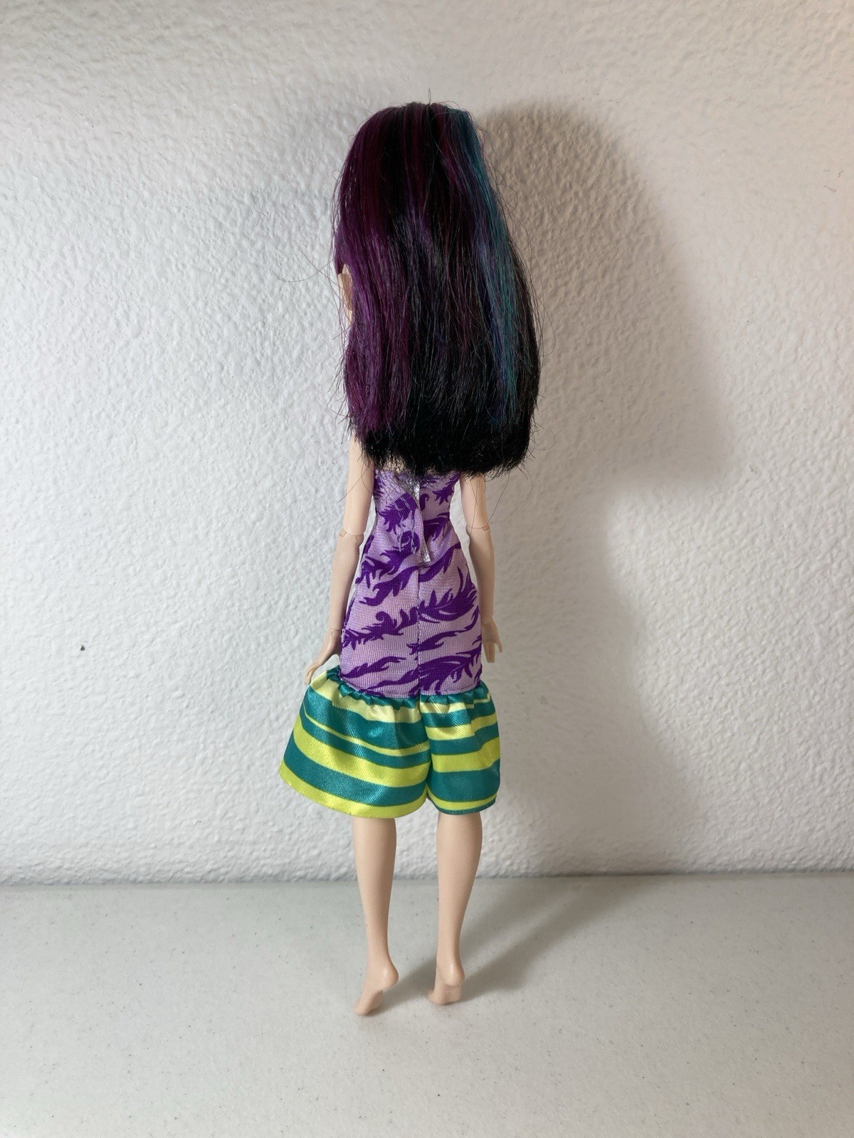Mattel 2012 Ever After High Way Too Wonderland – Raven Queen Doll (gluey hair)