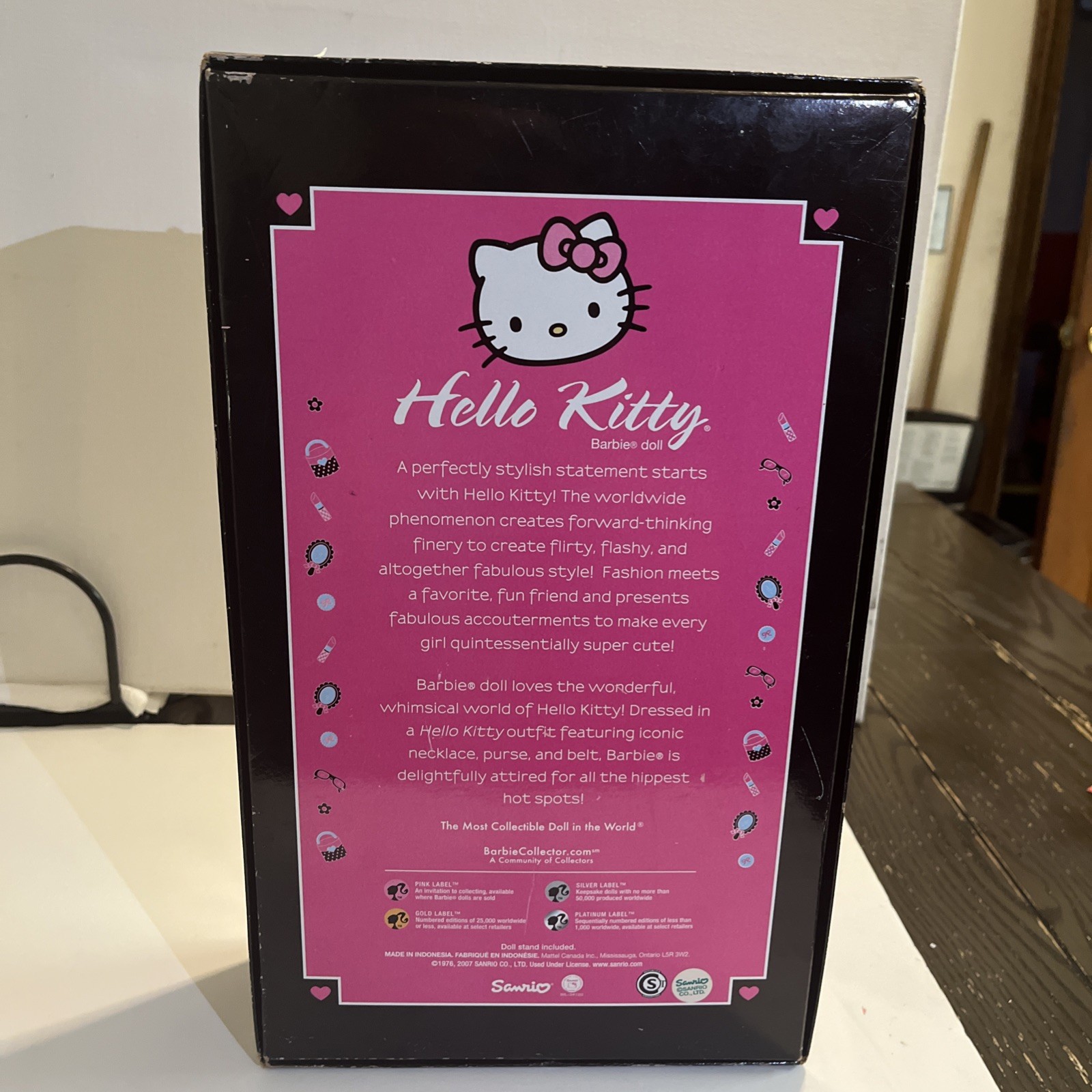 2007 “HELLO KITTY “BARBIE DOLL COLLECTOR PINK LABEL L4687 FUN, FLASHY, NRFB!