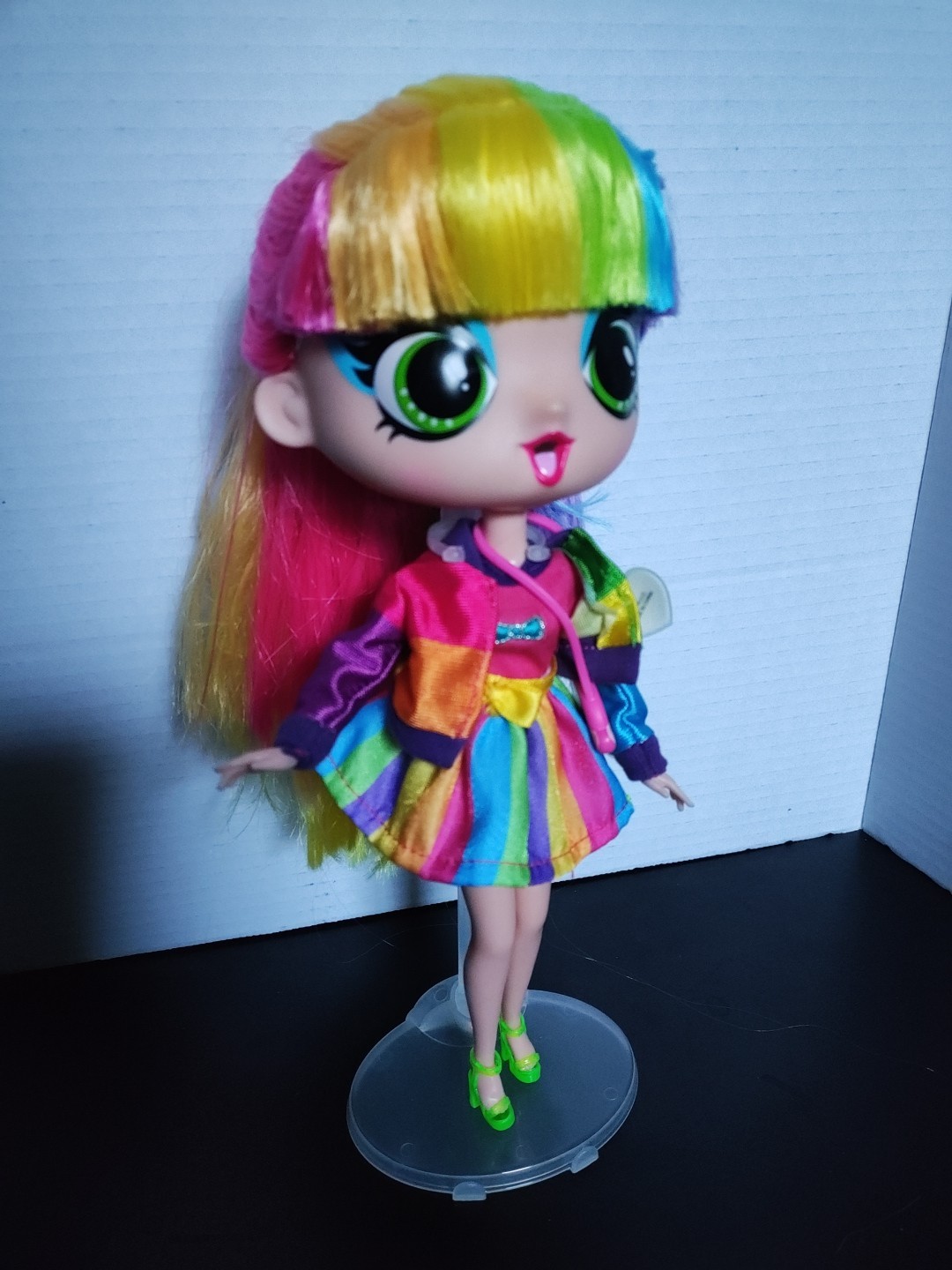 Decora fashion girlz rainbow Doll 11 inches with original outfit and added shoes