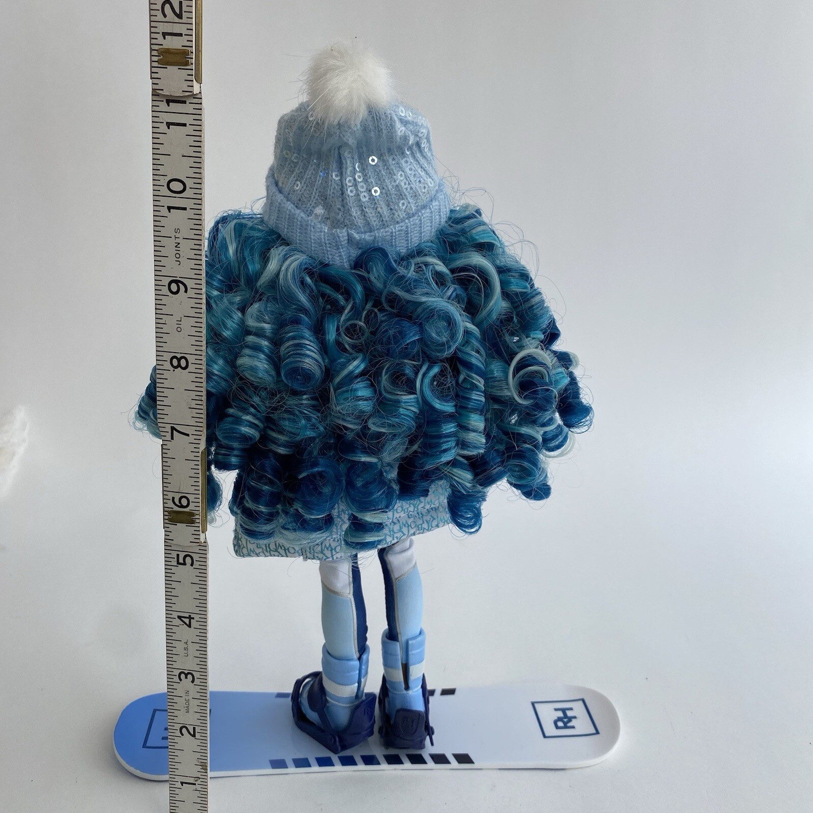 Rainbow High SKYLAR BRADSHAW Winter Break Doll 10.5″ Blue Hair Outfit Snowboard