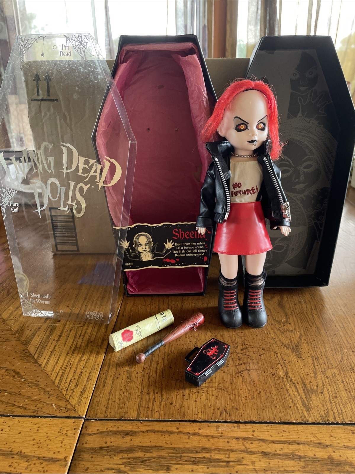Living Dead Dolls Sheena Series 3 Mezco Toyz 2001 with Coffin Box & Bat Open Box