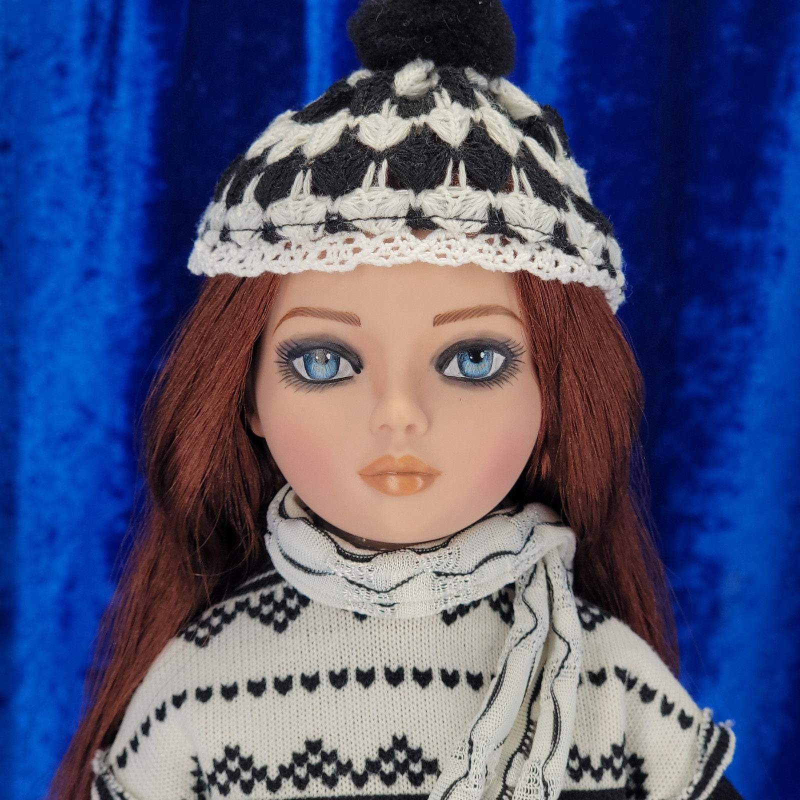 Robert Tonner Ellowyne Wilde Positively Negative 2011 LE 1000 16″ Doll 011172