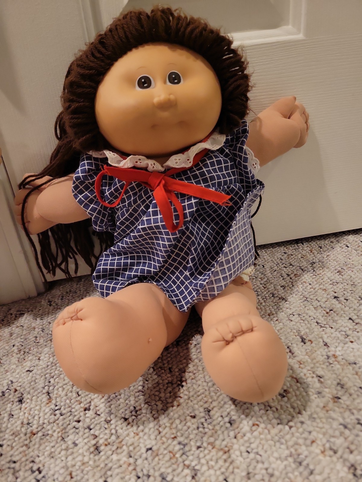 2 VTG 1978-1982 CABBAGE PATCH KIDS DOLLS BROWN Hair Blues Eyes Dark BROWN Eyes