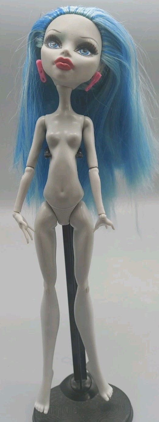 Mattel Monster High Doll , G1 Ghoulia Yelps (Black Elastics) AS IS PLEASE READ