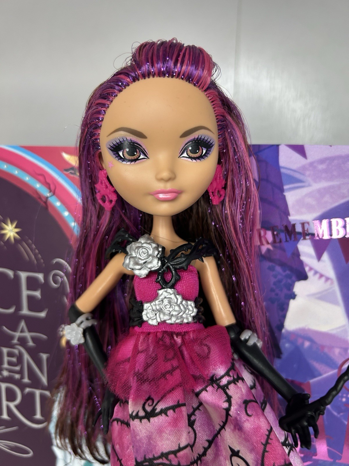 Ever After High Briar Beauty Thronecoming Doll And Playset Incomplete