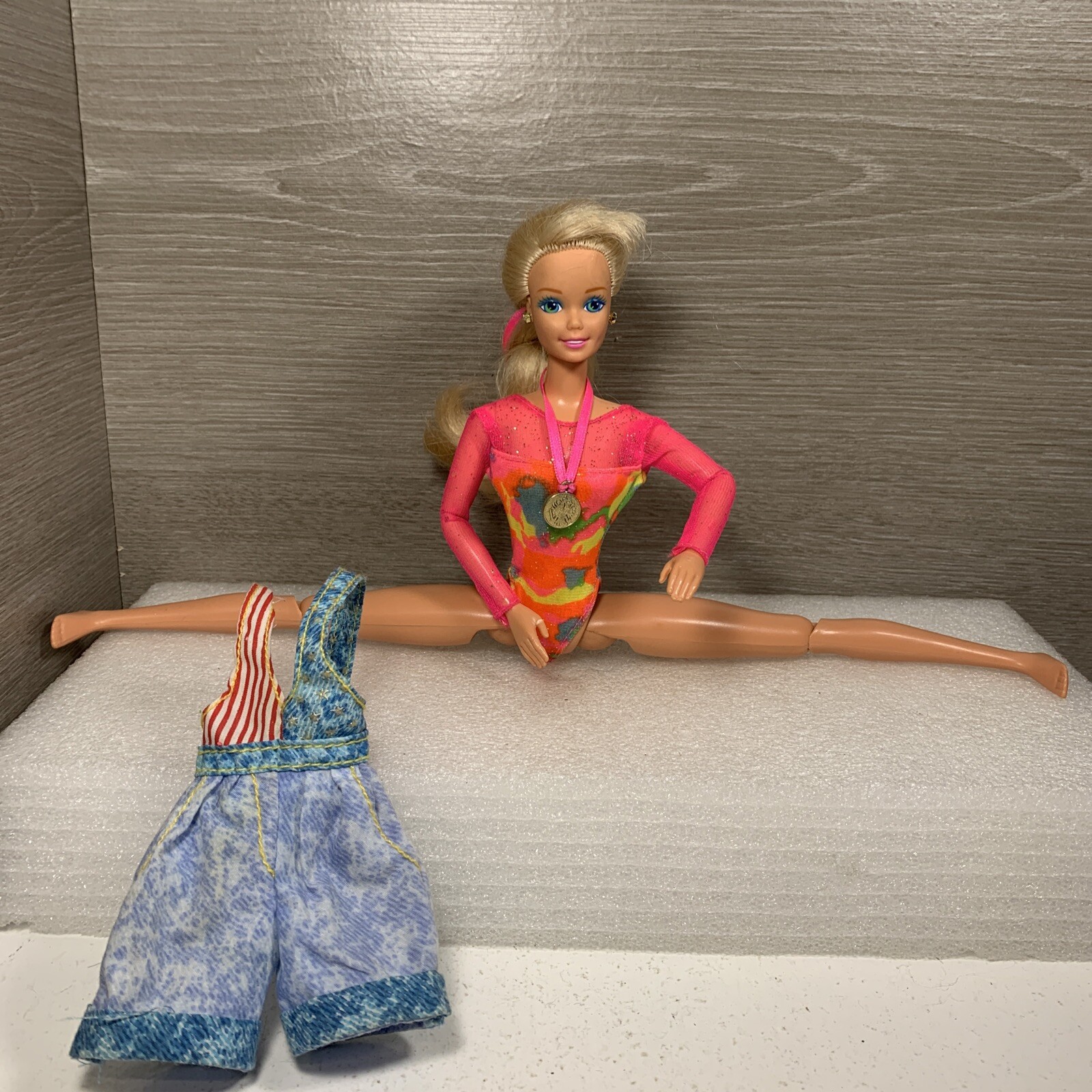 Vintage 1993 Mattel Gymnast Barbie Doll Bend & Move Body Olympics Gymnastics
