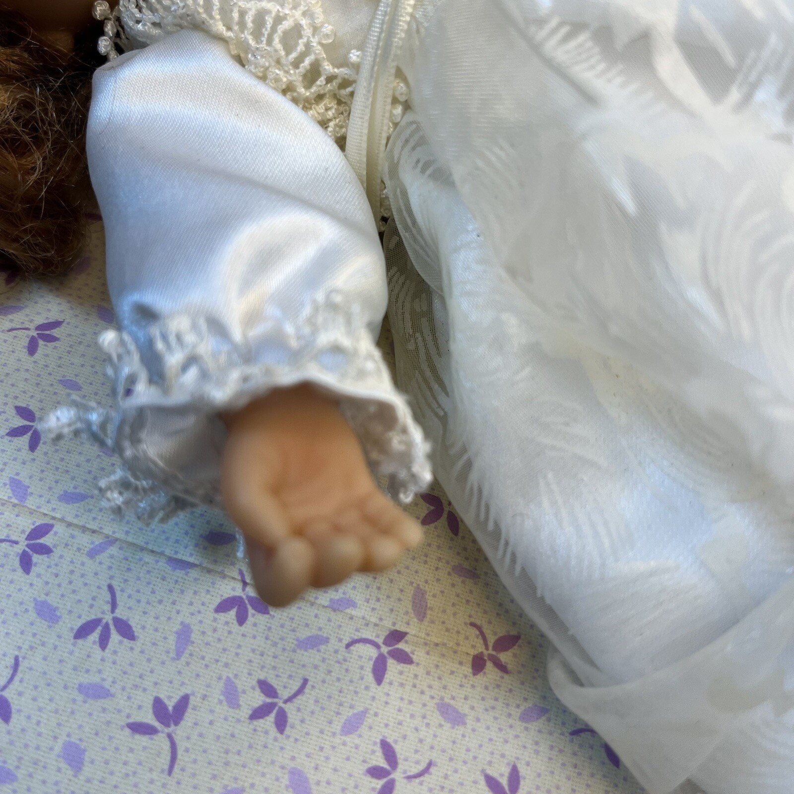 Baby’s First Prayer 2003 Light Brown Blue Eyes Lee Middleton Doll and Pillow