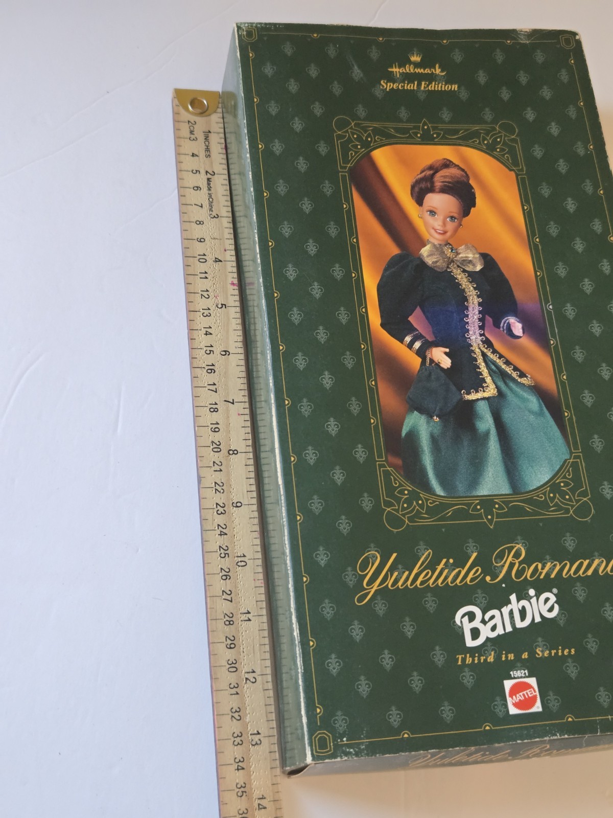 1996 Hallmark Special Edition Yuletide Romance Barbie Doll 15621 Boxed Mattel